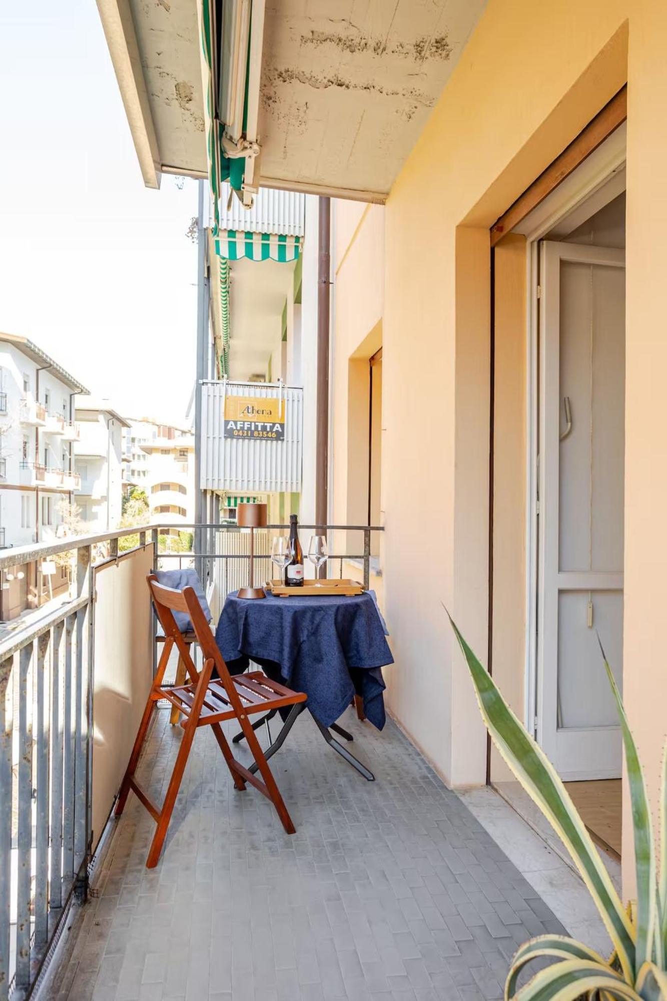 Sunny Home, Appartamento In Centro E Vicino Alla Spiaggia Градо Екстериор снимка