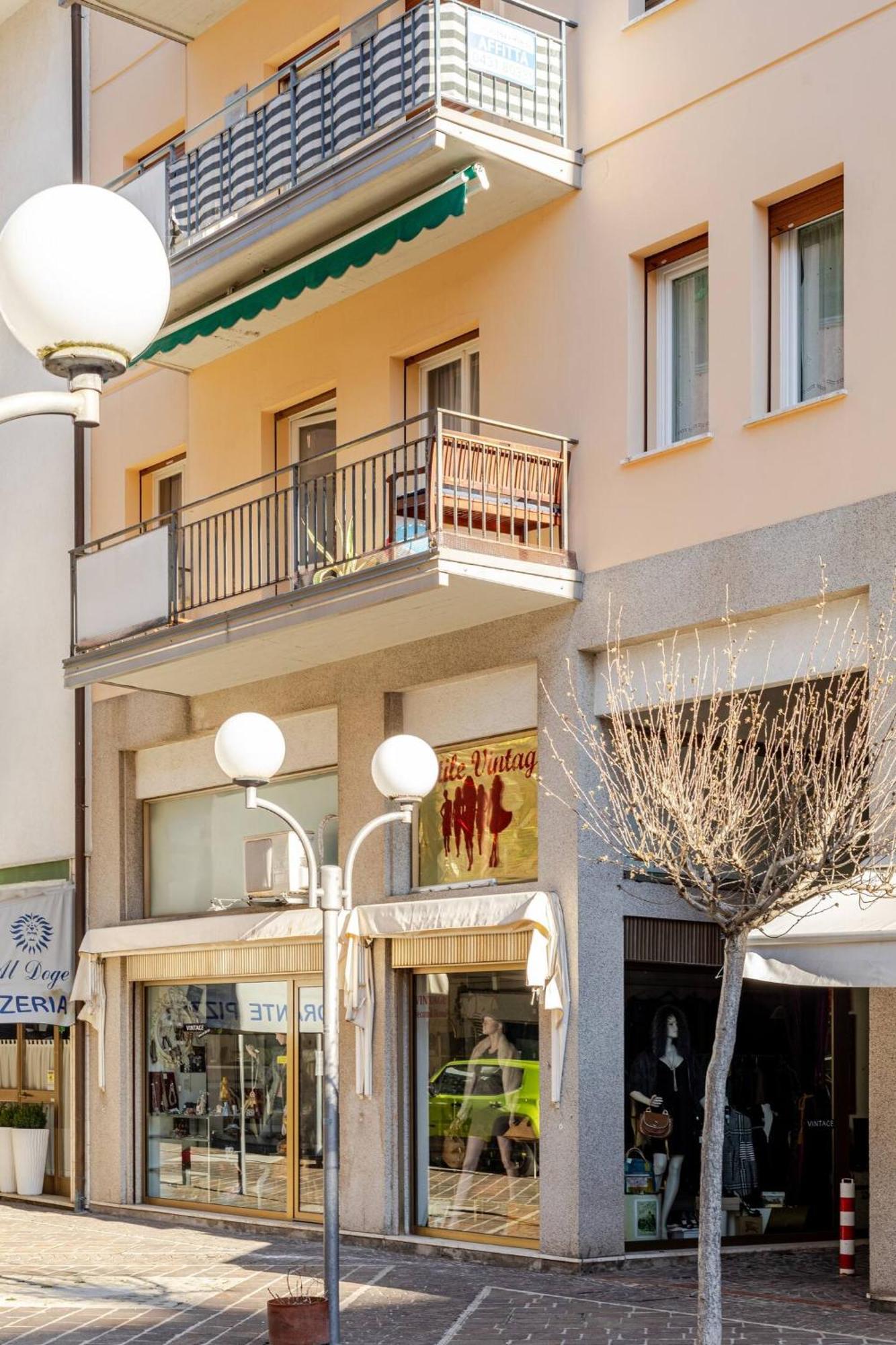 Sunny Home, Appartamento In Centro E Vicino Alla Spiaggia Градо Екстериор снимка