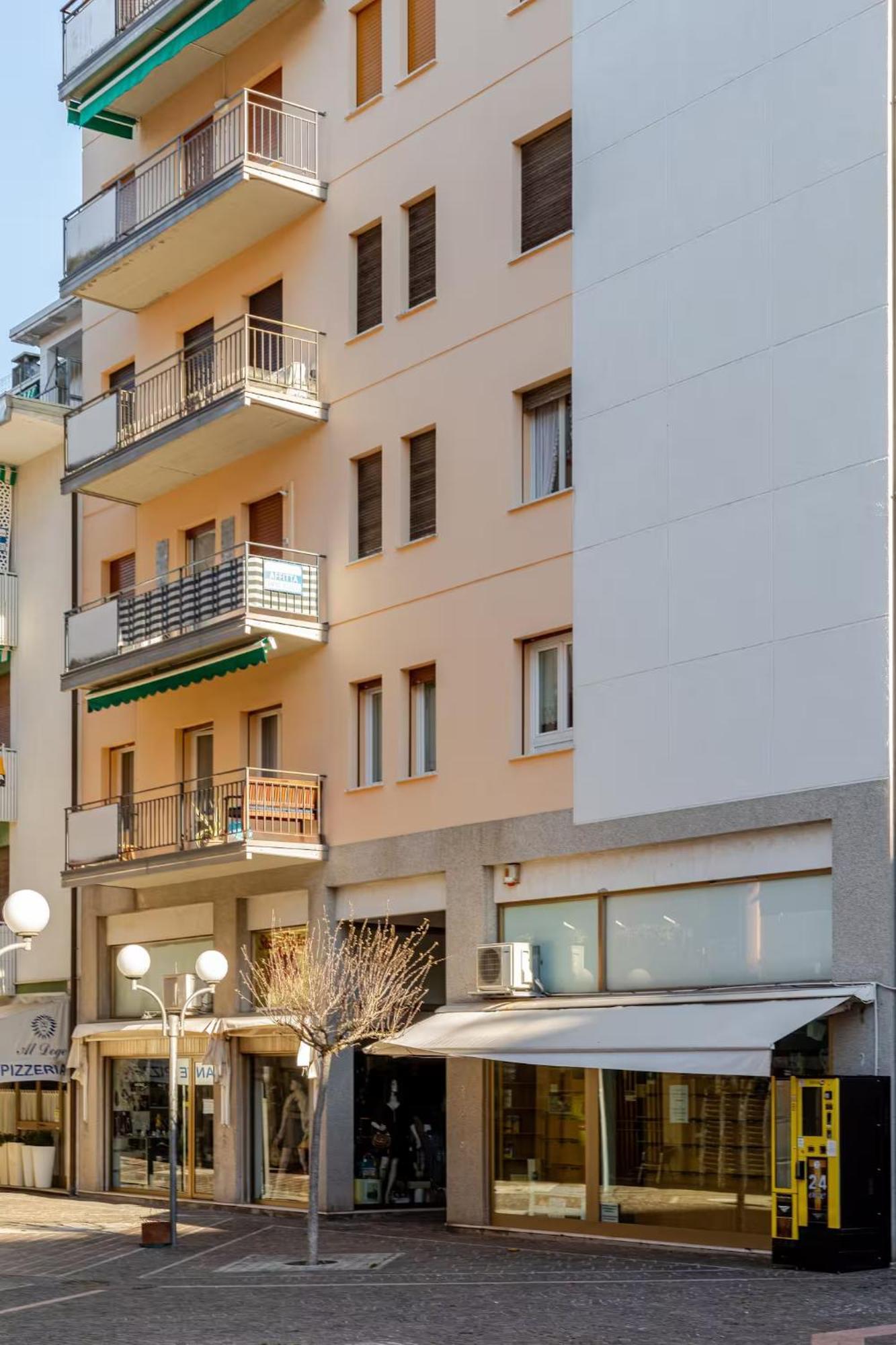 Sunny Home, Appartamento In Centro E Vicino Alla Spiaggia Градо Екстериор снимка